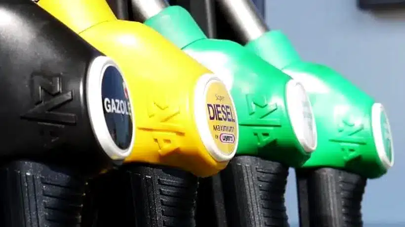 cat-costa-carburantii-la-una-dintre-benzinariile-celebre-din-apropiere-de-vama-kulata,-dintre-grecia-si-bulgaria