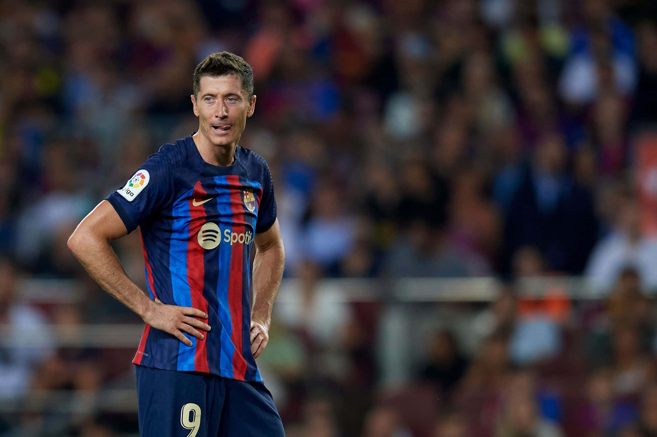 robert-lewandowski-a-fost-jefuit-in-timp-ce-dadea-autografe