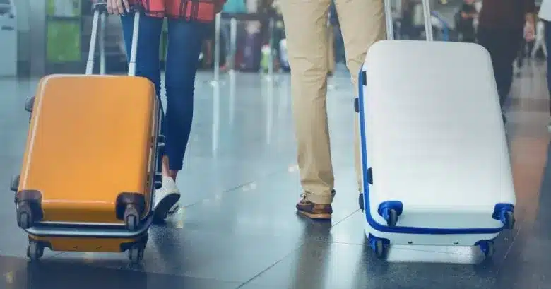 soc-pentru-un-agent-de-securitate-de-pe-un-aeroport-din-new-york!-ce-a-descoperit-in-bagajul-unui-pasager