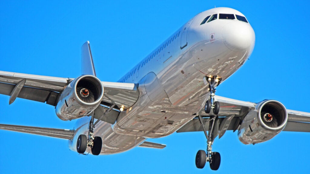 un-avion-care-a-decolat-din-catania-a-coborat-pana-la-12-metri-de-mare-/-erori-ale-pilotului,-alarme-si-umbra-„dezorientarii”-/-inregistrarile-din-cabina-avionului-au-fost-sterse