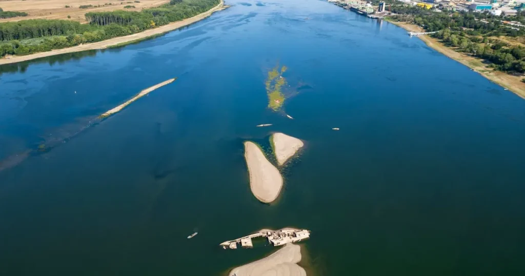 Marea Neagră „urcă” pe Dunăre. Apa sărată a ajuns 25 km în Deltă. Ce se întâmplă cu apa potabilă?