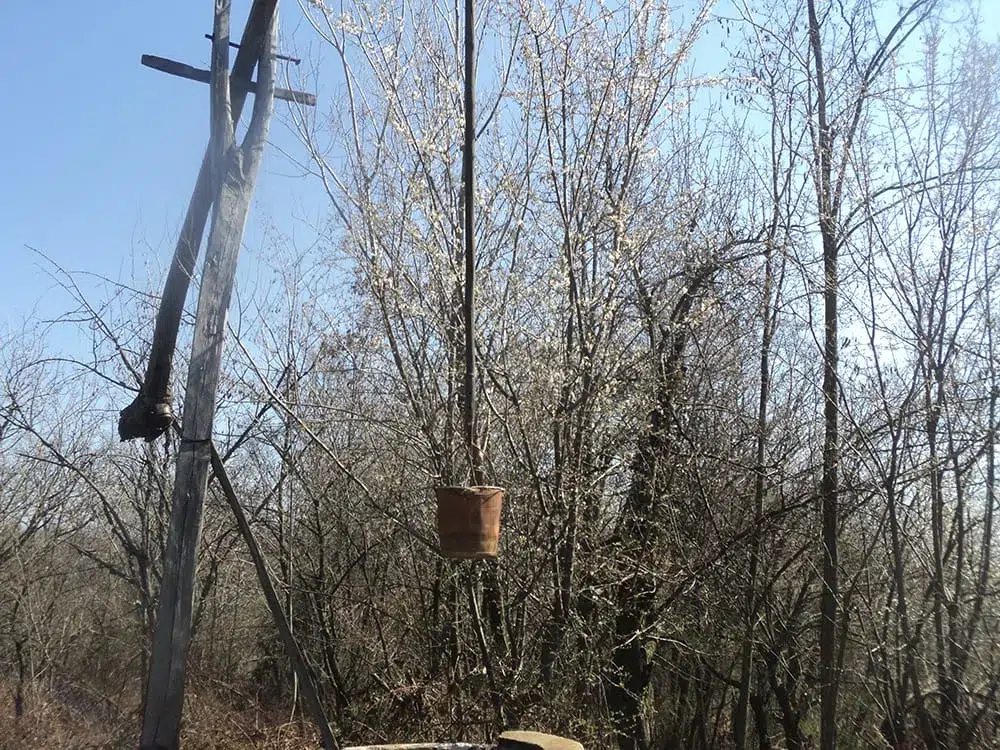 Bărbat mort după ce a coborât într-o fântână din Hălăucești. Altul a fost salvat de pompieri