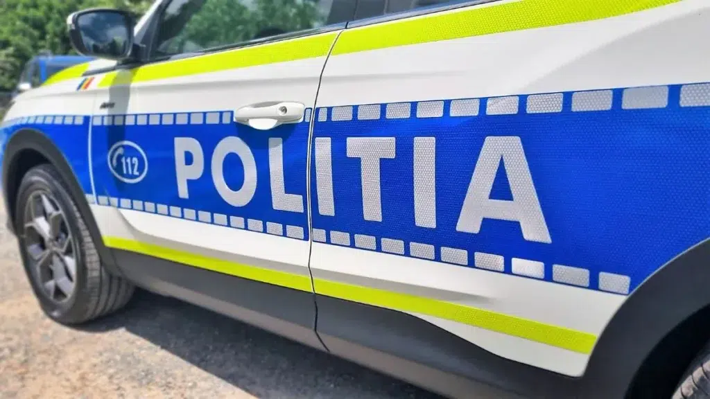 Un șofer a fost prins cu 172 km/h pe E85 în timp ce își ducea tatăl rănit la spital. Polițiștii l-au escortat până la UPU, apoi l-au amendat