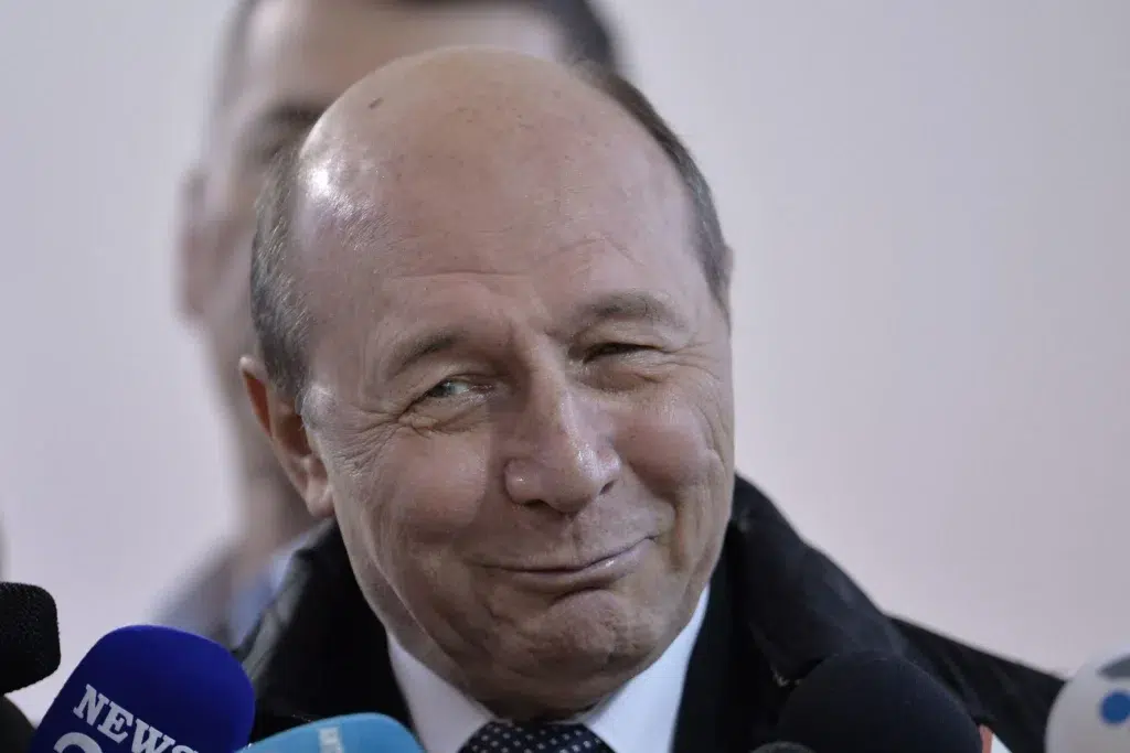 Traian Băsescu, după dezvăluirile Recorder despre Lucian Pahonțu: E timpul să vină lângă mine, uite, în Cişmigiu, jucăm un şah amândoi sau table. E timpul să treacă la regimul de pensionar