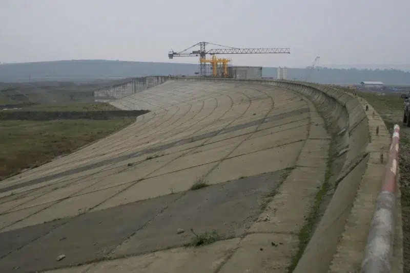A fost semnat în sfârșit contractul pentru instalarea echipamentelor la Barajul Pașcani. Investiția a fost începută în anul 1985