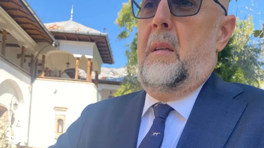 Foto. Kelemen Hunor a făcut spectacol la consultările cu Nicușor Dan! Cravata purtată de liderul UDMR