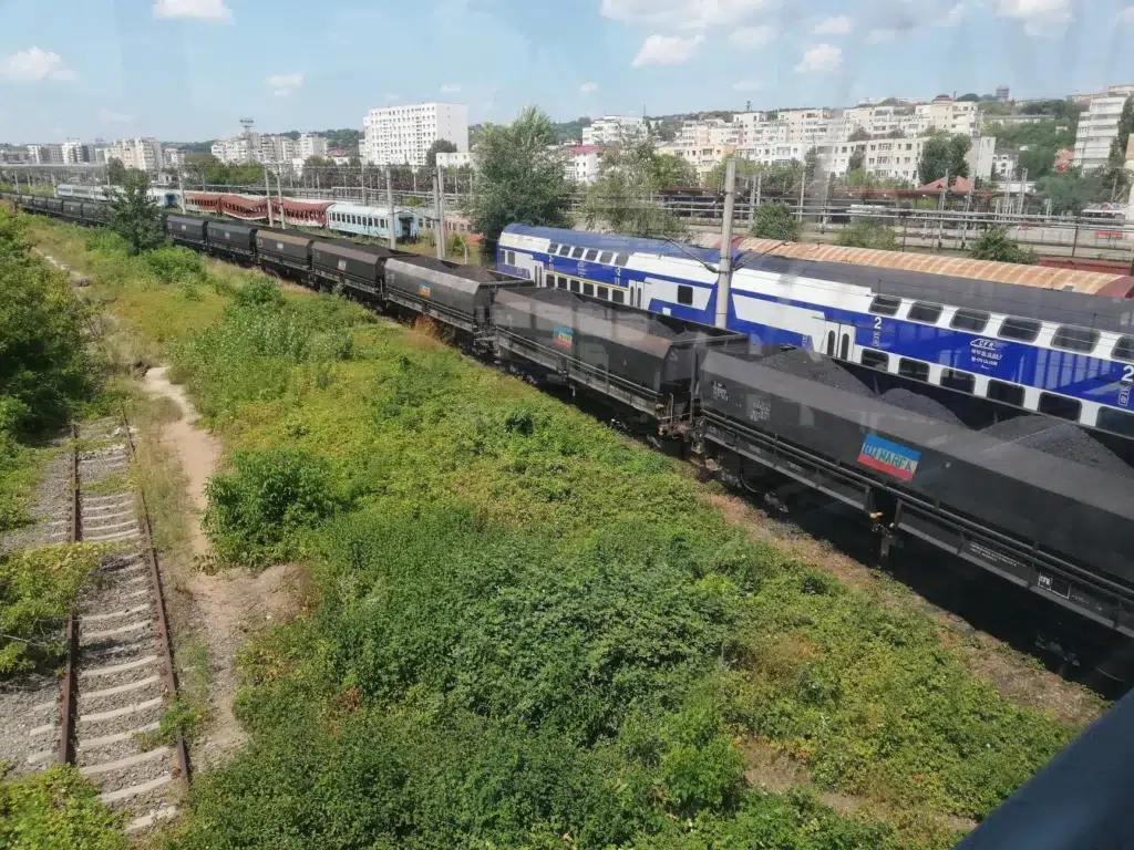 Aproximativ 1.600 de angajaţi ai CFR Marfă nu şi-au mai primit salariile de luni de zile