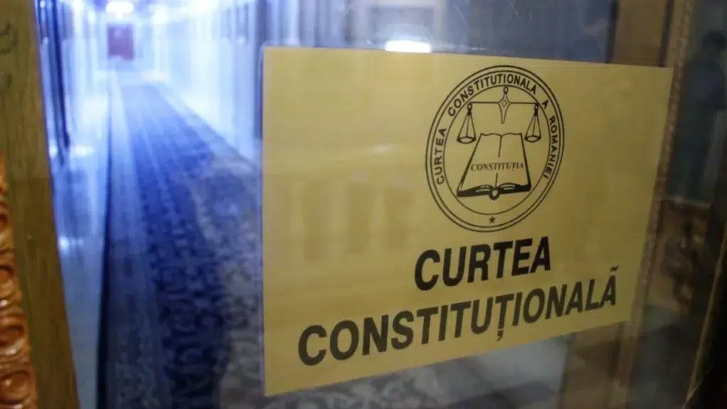 Barieră pentru cetățeni: CCR a hotărât că românii nu au dreptul să ceară creșterea salariilor prin lege depusă în Parlament