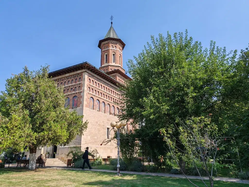 Mormântul ultimului domnitor al Moldovei, Grigore Alexandru Ghica, amenajat în centrul Iașului
